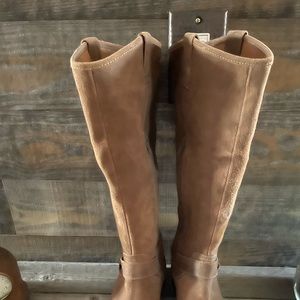 TAOS FOOTWEAR TALL BOOTS